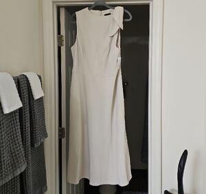 Elegant Cream Sleeveless Dress